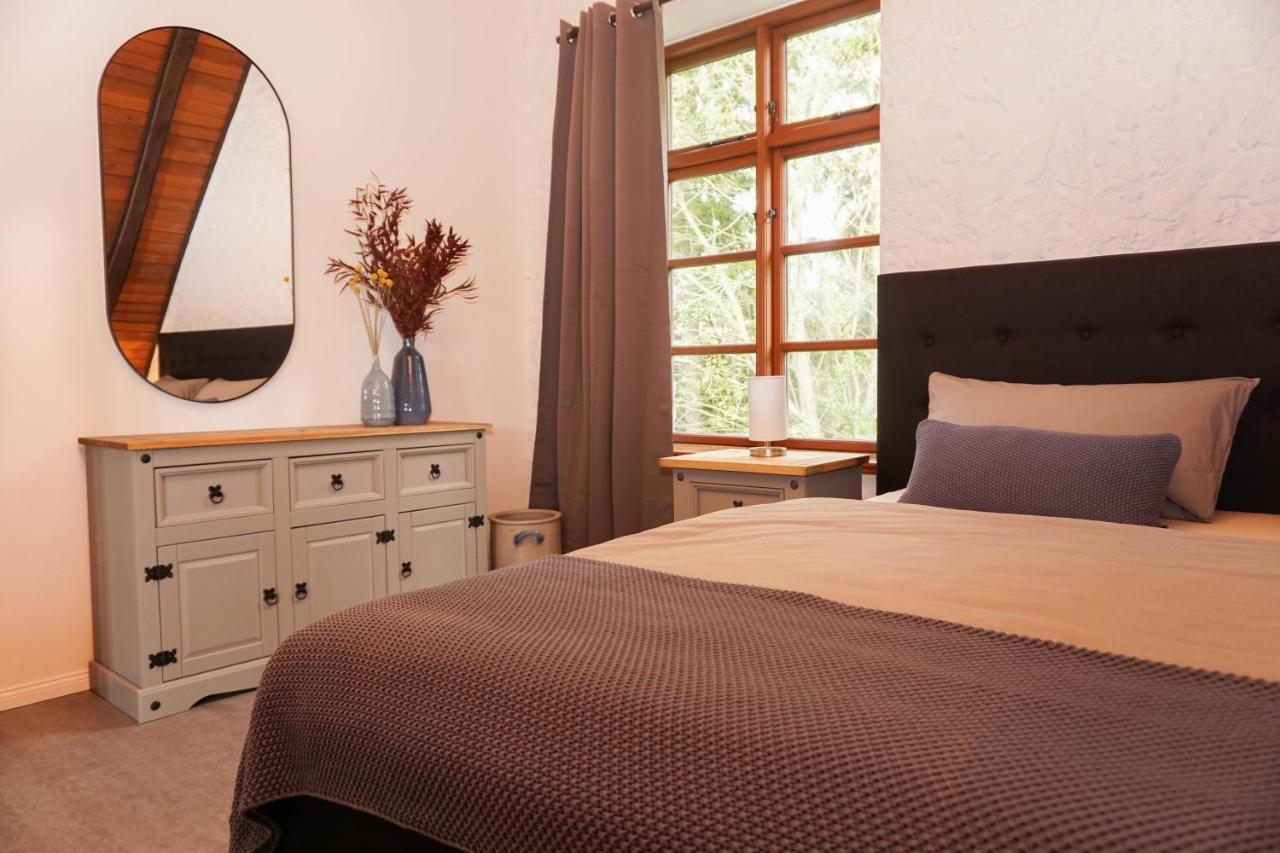 Ruhe Unter Reet-Haus Mit Sauna, Whirlpool Und Kamin Gnarrenburg Zewnętrze zdjęcie