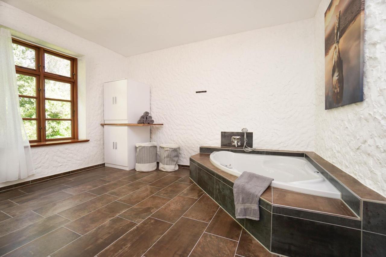 Ruhe Unter Reet-Haus Mit Sauna, Whirlpool Und Kamin Gnarrenburg Zewnętrze zdjęcie