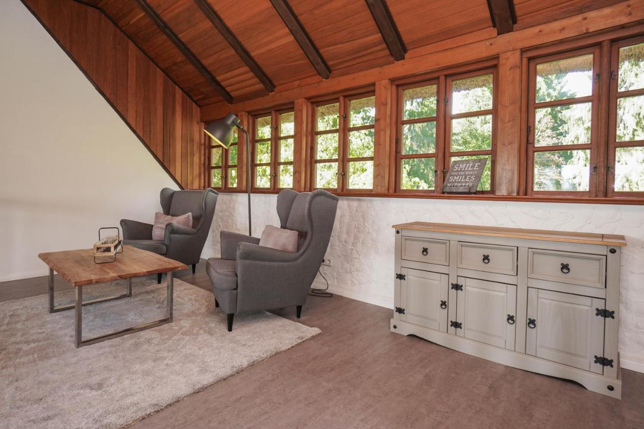 Ruhe Unter Reet-Haus Mit Sauna, Whirlpool Und Kamin Gnarrenburg Zewnętrze zdjęcie