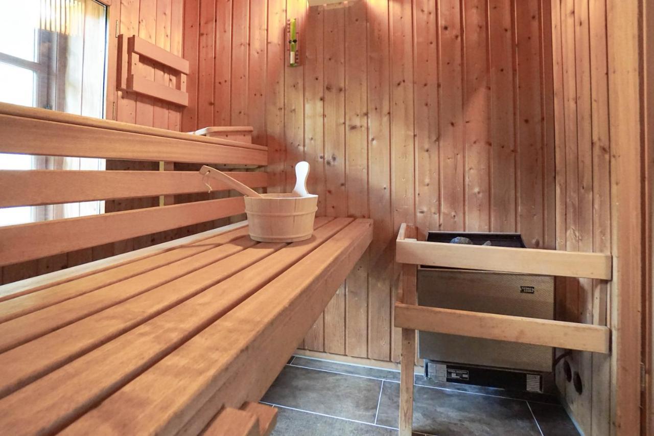 Ruhe Unter Reet-Haus Mit Sauna, Whirlpool Und Kamin Gnarrenburg Zewnętrze zdjęcie